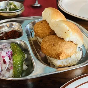 Vada pav