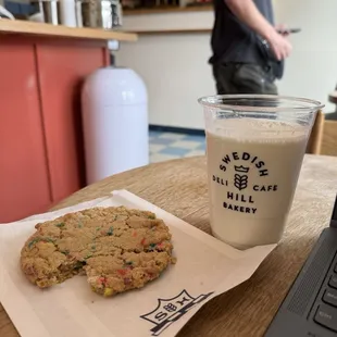 Sprinkledoodle and milk