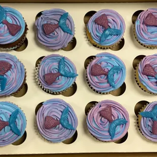cupcakes, dessert, food