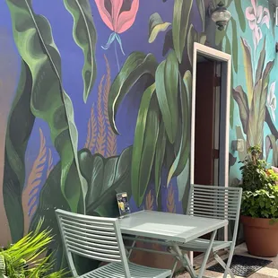 Really cute outdoor space.