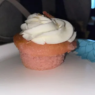 Sweet & Simple Cupcakes & Cakes