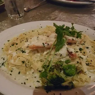 Chicken Alfredo pasta