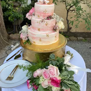 Wedding cake! Jennifer let us borrow her gold cake stand, which matched our theme perfectly.