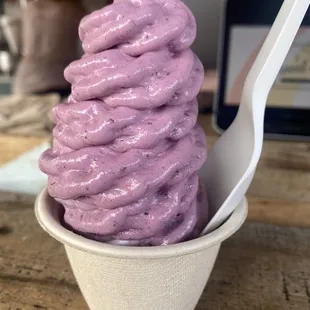 Blackberry yogurt