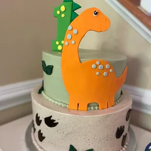 a dinosaur cake