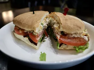 Oaklandia Cafe X Bakery