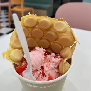 Cherry Vanilla with Bubble Waffle