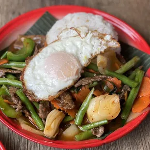 Pad Garpow with beef