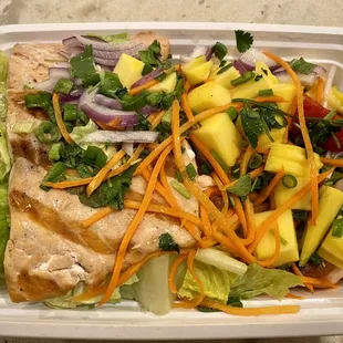 Grilled Salmon Salad