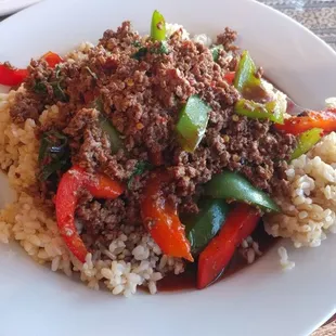 Beef with Green Peppers, Chili, Salantro and Brown Rice
