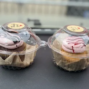 food, dessert, cupcakes