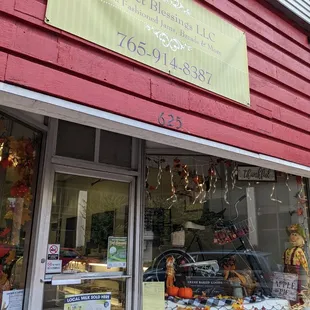 the front of a bakery