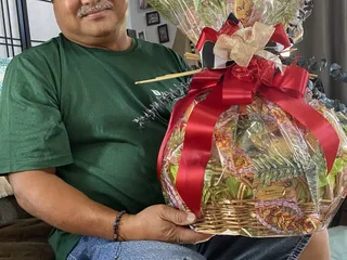 Roberta's Gift Baskets & Flowers