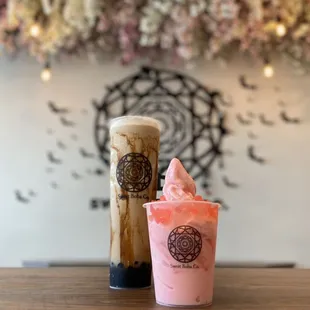 [XL] Brown Sugar Boba Milk Tea &amp; Strawberry Yogurt w/Strawberry Jelly &amp; Crystal Boba
