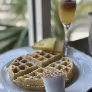 Waffle &amp; peach Bellini