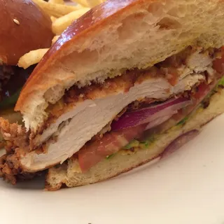 Leslie's Fried Chicken Sandwich Lunch