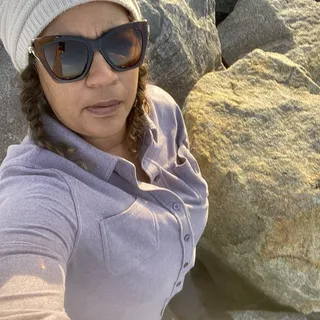 Mo F.
