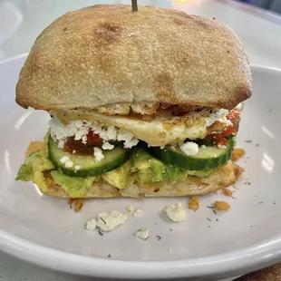Sweet &amp; Spicy smashed avocado sandwich with fried egg