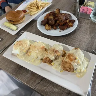 Chicken & Biscuits Benedict