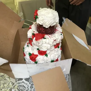 This was our wedding cake. Do Not Hire This Woman! She had No Clue What she&apos;s doing.