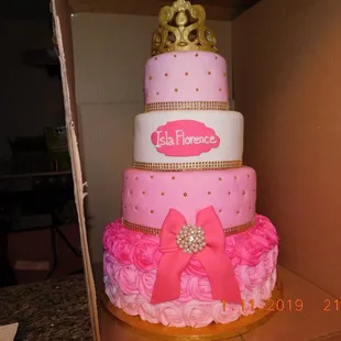 Beautiful baby shower cake.