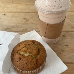 poppyseed muffin