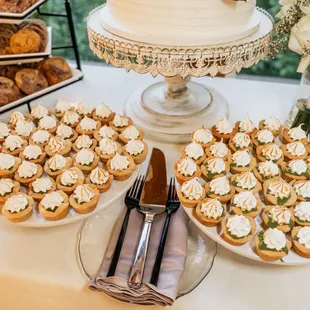 Pandan Meringue Tartlets