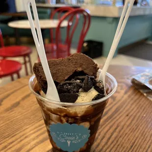 Sundae with brownie