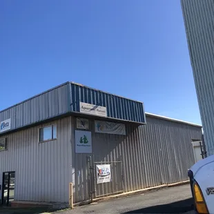 Turn Right into driveway