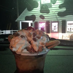 Chocolate udderbutter sundae