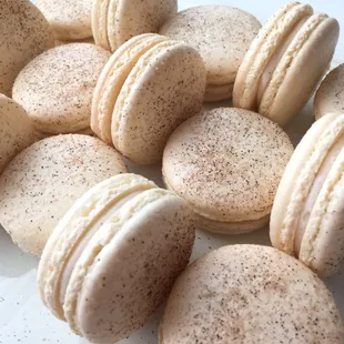 Salted Caramel Churro Macarons