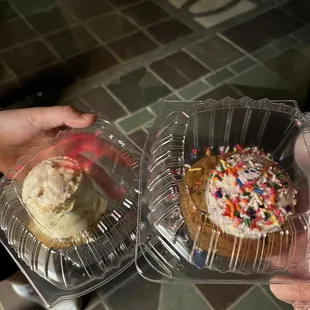 Ice cream and cookie, huge portions