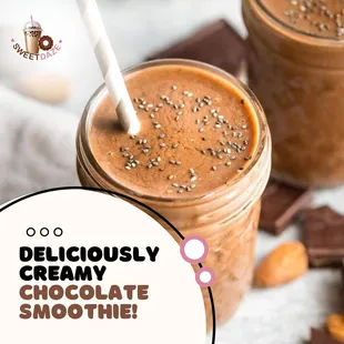 Deliciously creamy chocolate smoothie! This healthy chocolate smoothie is made with yummy ingredients which are healthy as well.