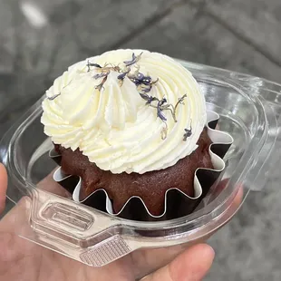 vegan red velvet cupcake