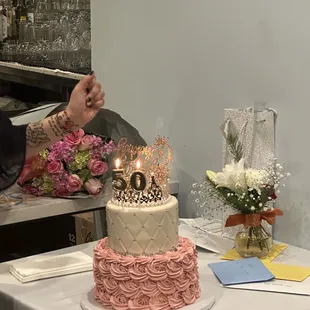 I loveeeeeed my 50th Birthday Cake! Thank you Maricel, you did an amazing job....