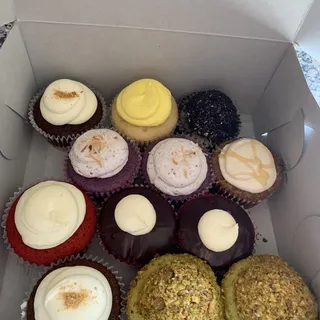 1 Dozen Assorted Regular Cupcakes