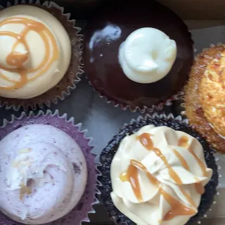 Almond Brittle Cupcake