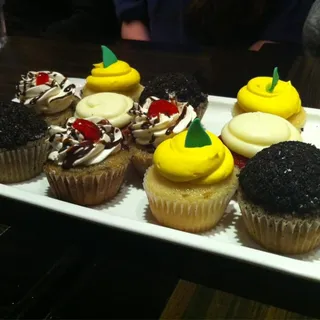 Cookies and Cream Mini Cupcake