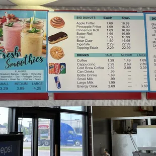 Fresh Smoothies made with organic ingredients available in store. Come with your family and enjoy this weekend www.sweetdreamdonut.com