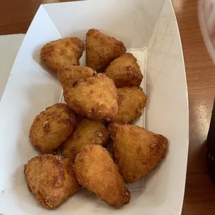 Macaroni and cheese bites