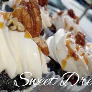 Caramel pecan cupcakes