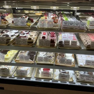 Mini bites and cakes