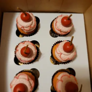 Pinkalicious (book) cupcakes!