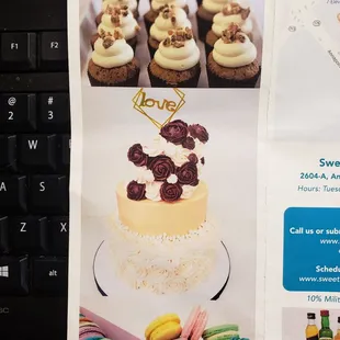 Custom cakes, cupcakes