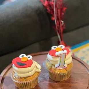 Smash Cupcakes a much more affordable option than their own cake.  Thanks for the recommendation!