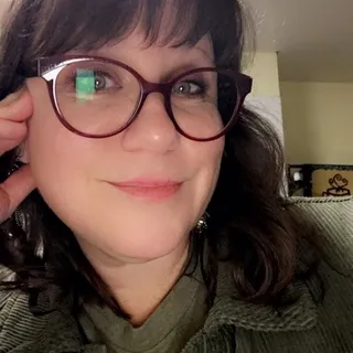Chelle M.