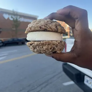 Ice cream sandwich