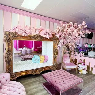 As girly as it gets ':-) | www.moniquedao.com