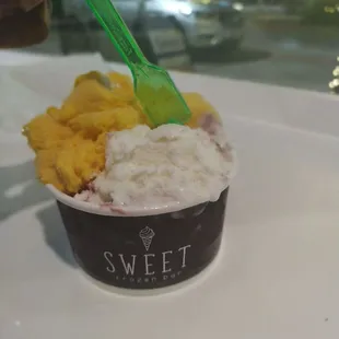 Mango and mascapone gelato - Superb