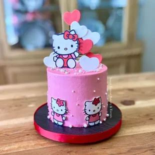 Hello Kitty cake